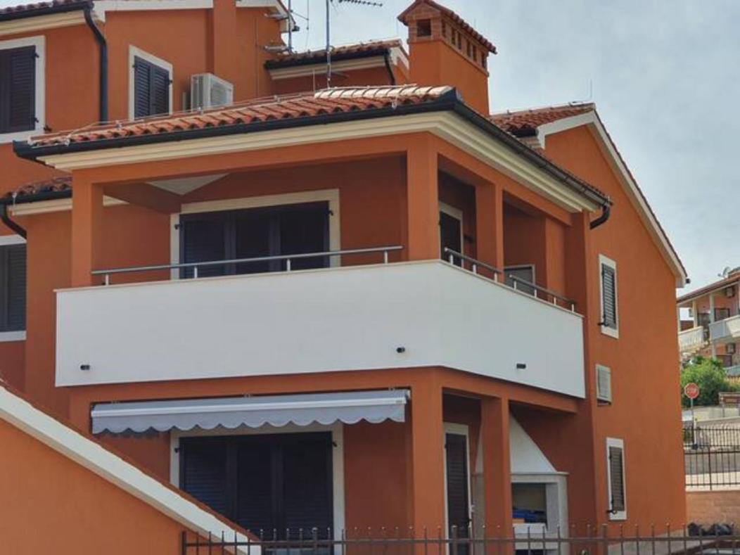 Modern Apartment Ana Premantura Luaran gambar